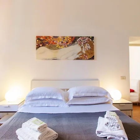 Apartment Via Mecenate 27 Rome